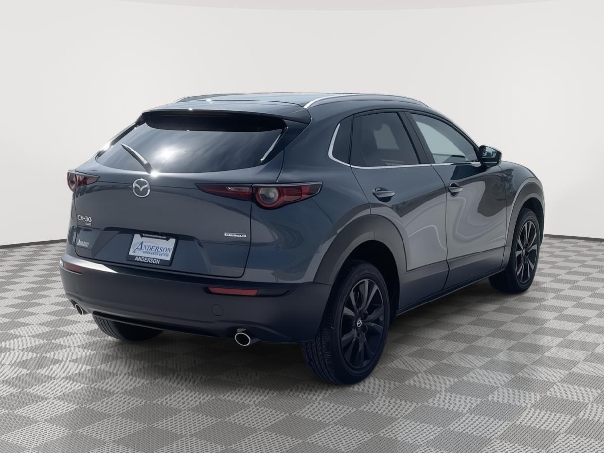 Vehicle photo 5