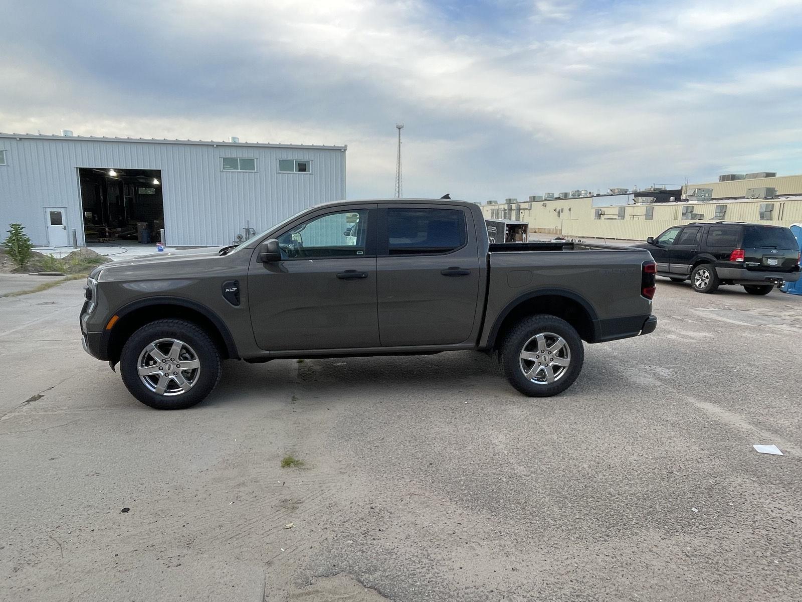 Vehicle photo 2