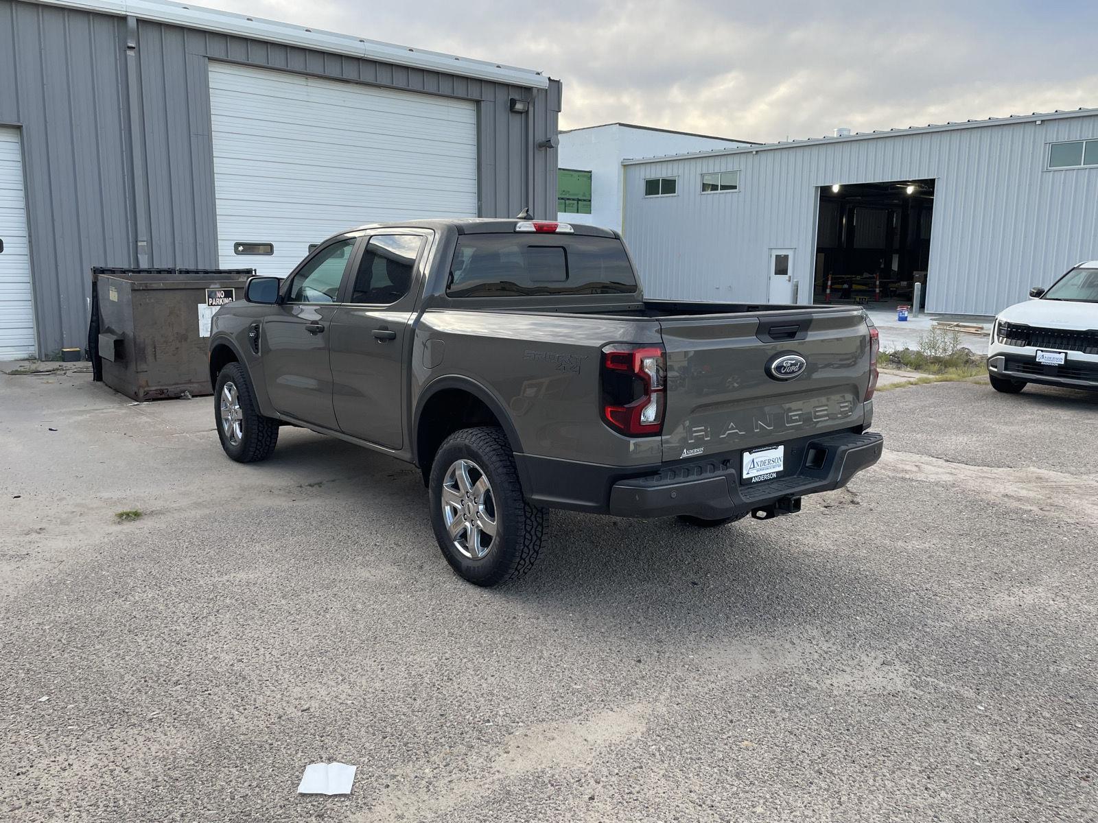 Vehicle photo 4