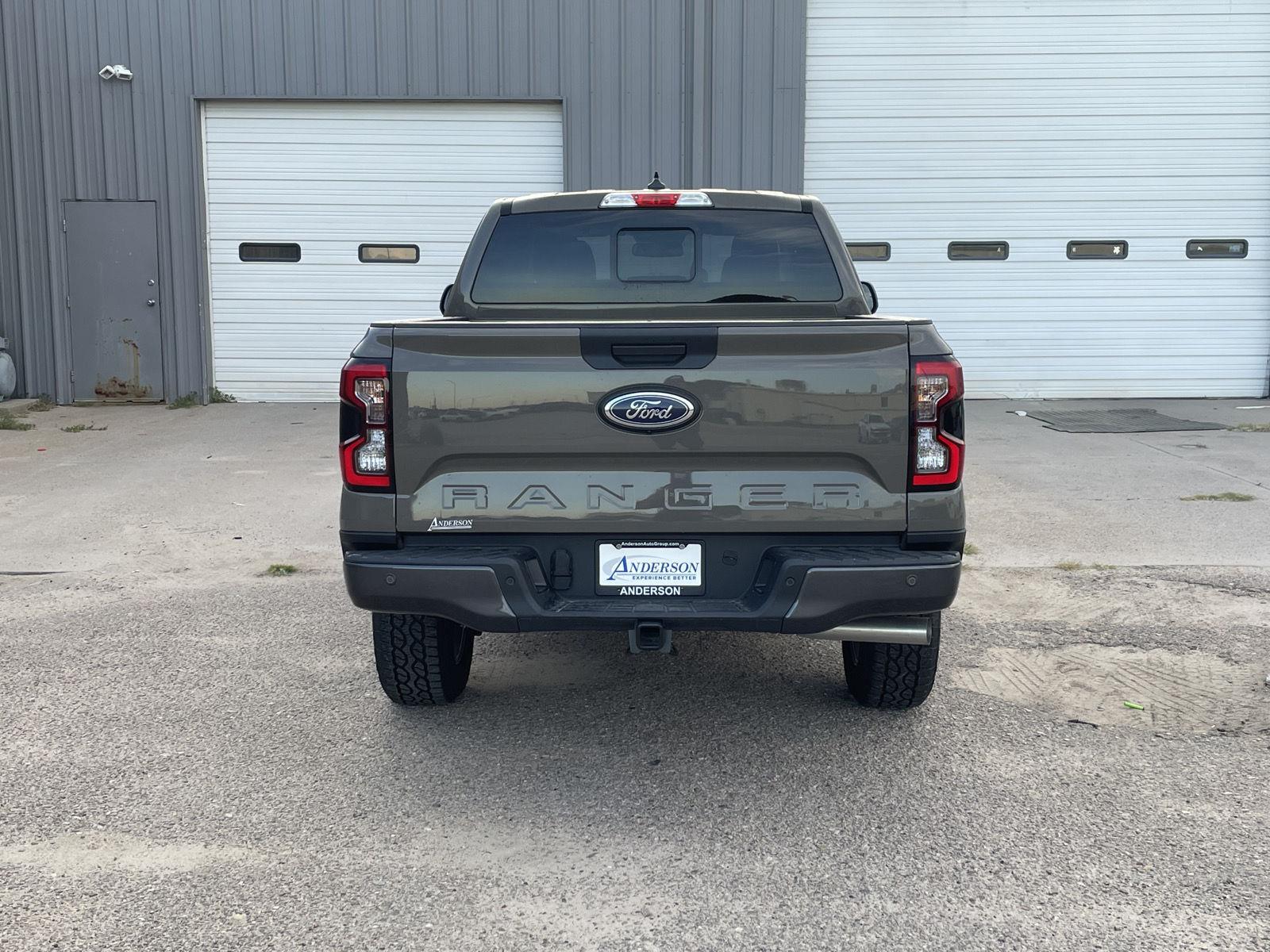 Vehicle photo 5