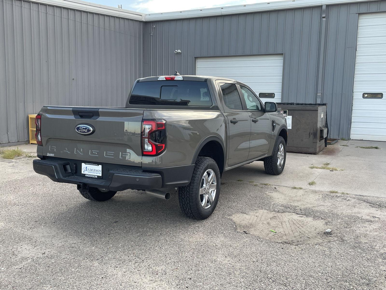 Vehicle photo 6