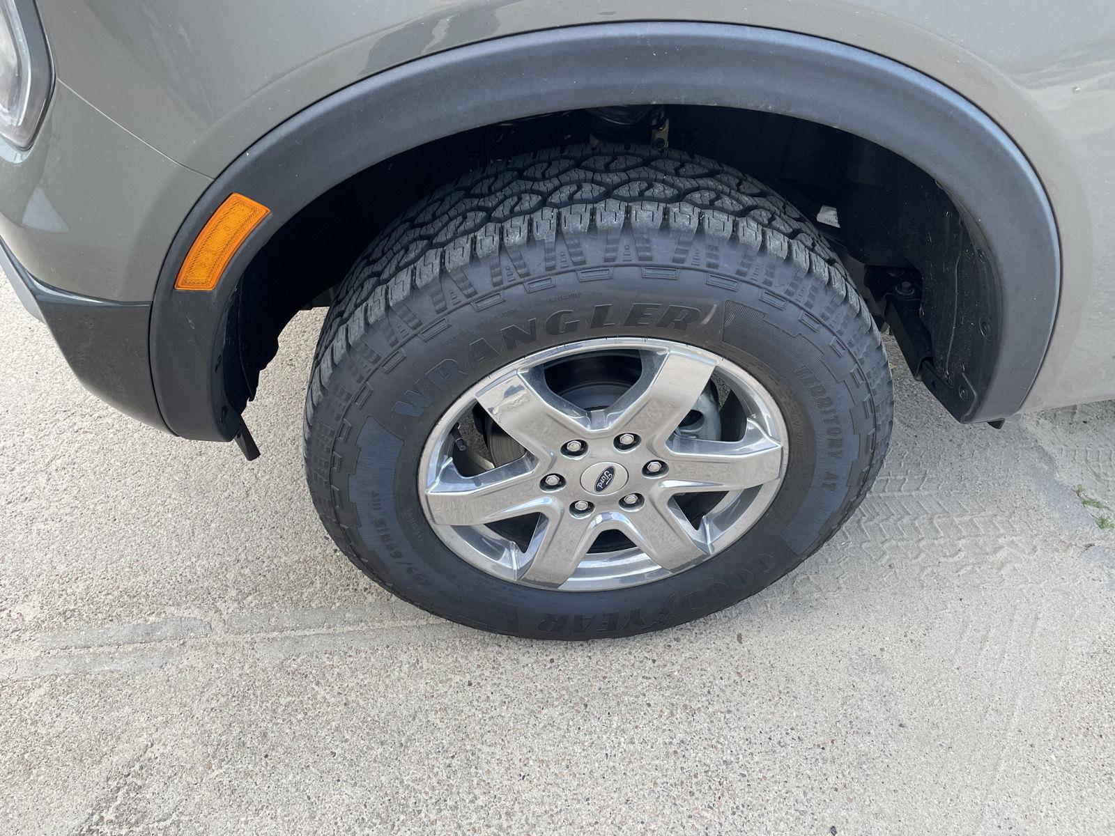 Vehicle photo 10