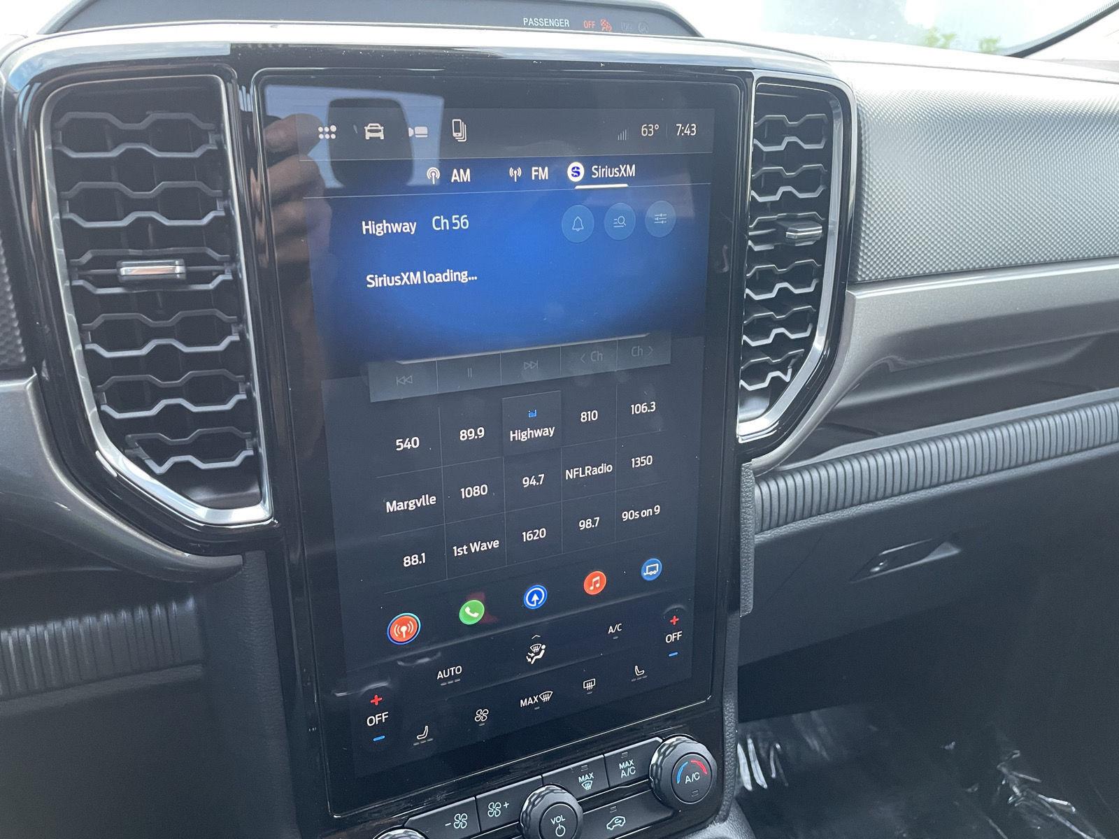 Vehicle photo 15