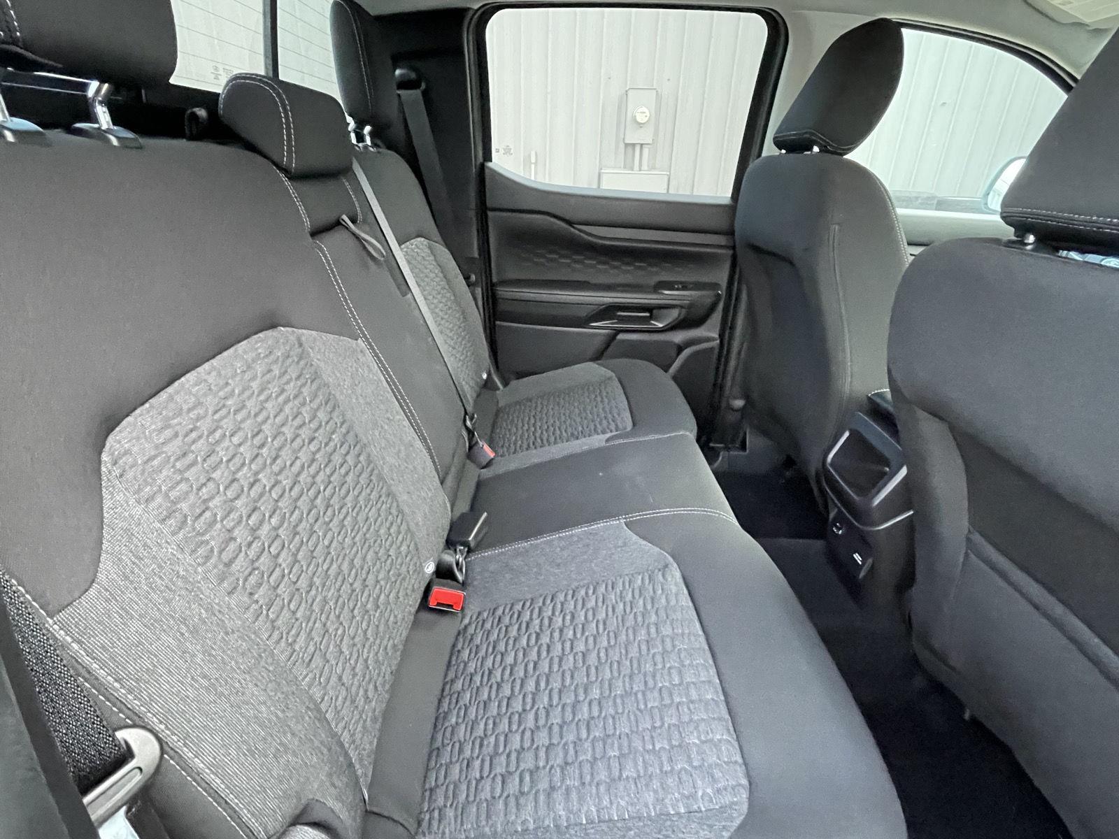 Vehicle photo 17