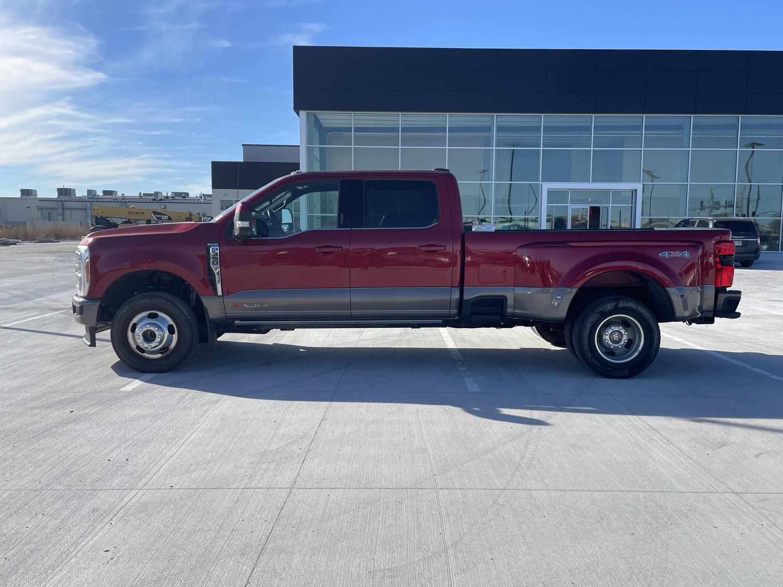 Vehicle photo 2