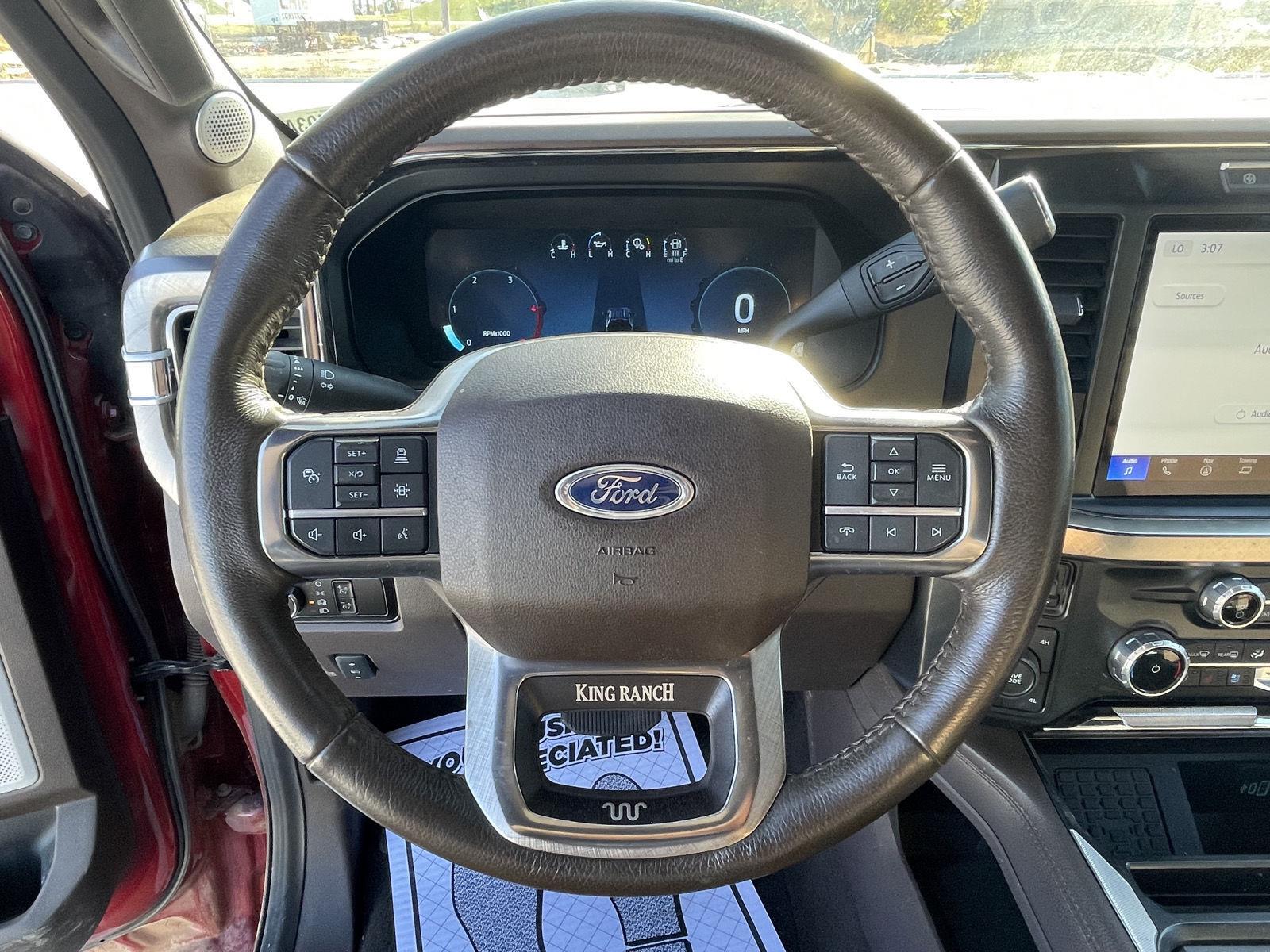 Vehicle photo 14