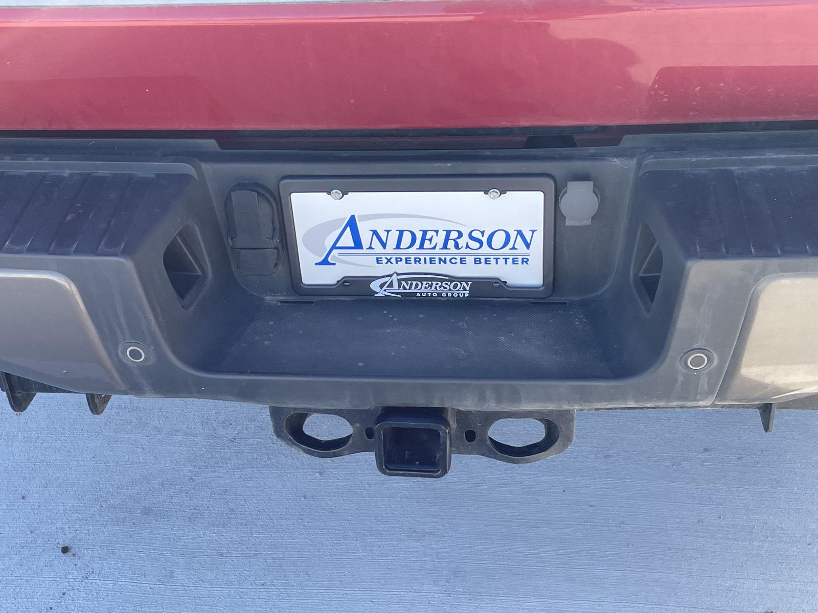 Vehicle photo 25
