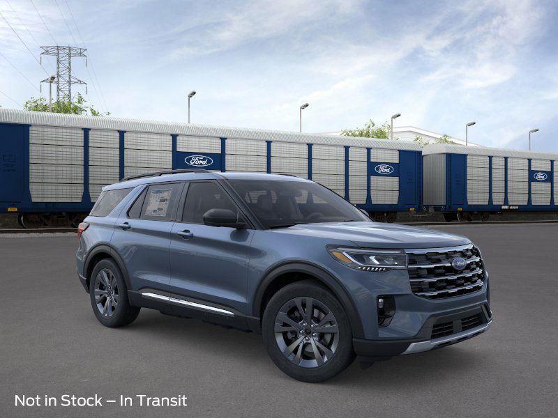 2025 Ford Explorer photo 6