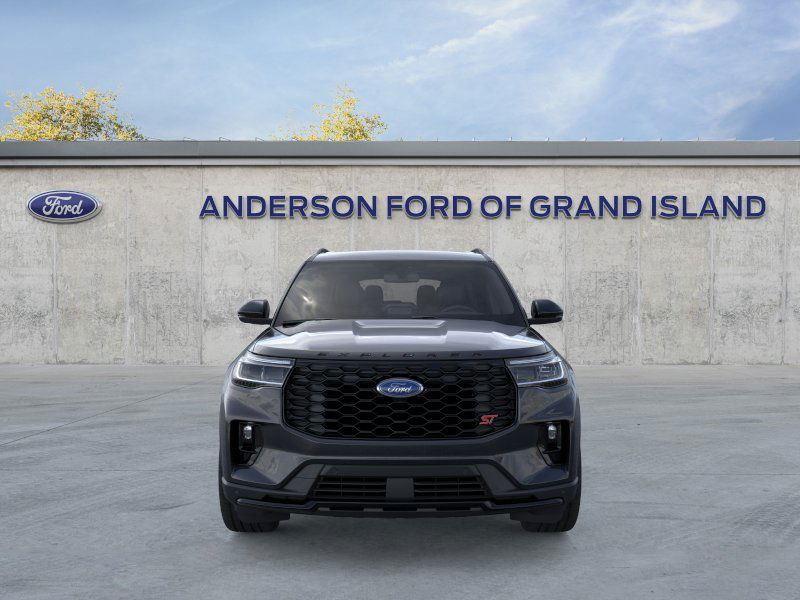 2025 Ford Explorer ST photo 4