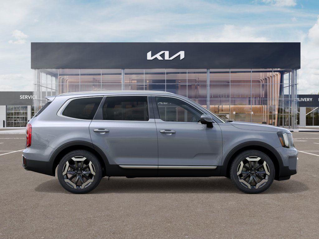 2025 Kia Telluride S photo 3