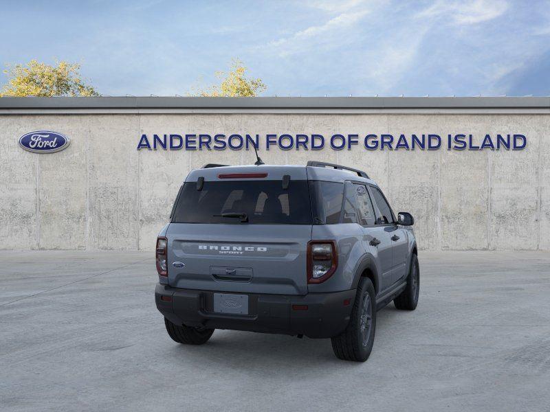 Vehicle photo 8