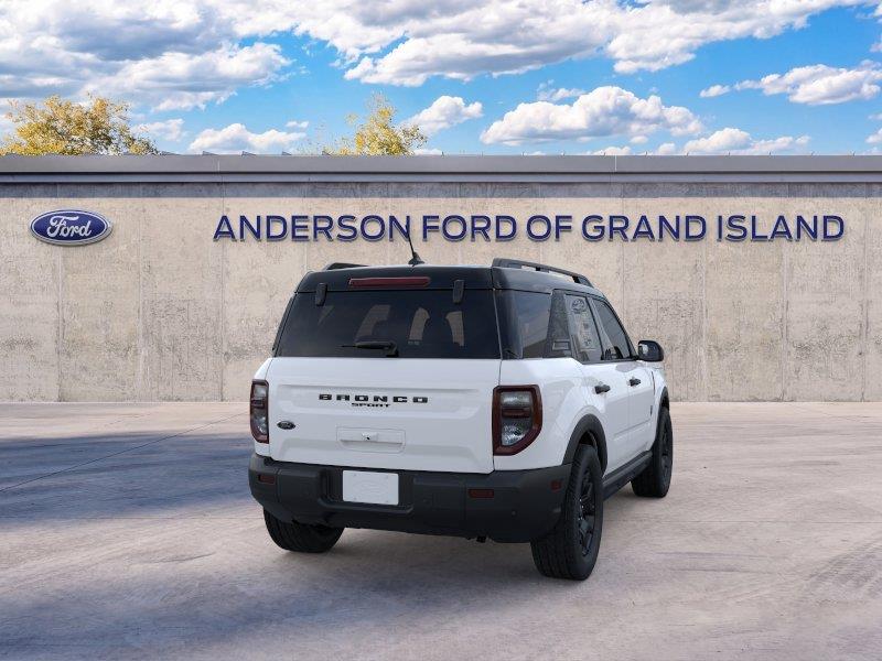 Vehicle photo 8