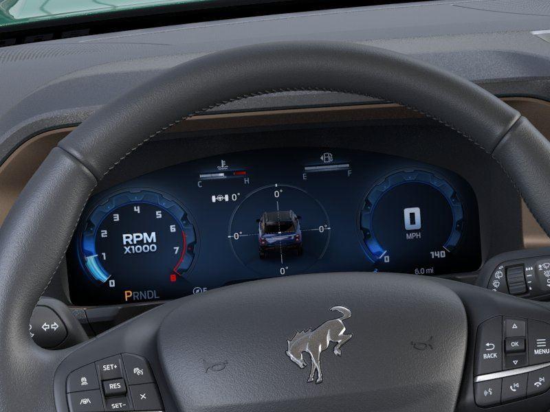 Vehicle photo 13