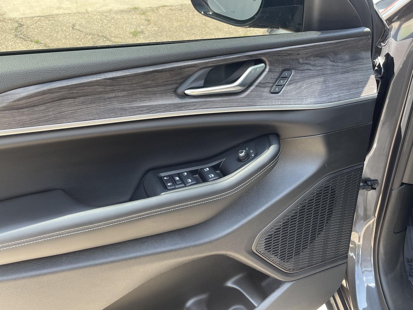 Used 2024 Jeep Grand Cherokee L Limited SUV/Crossover for sale in Grand Island NE