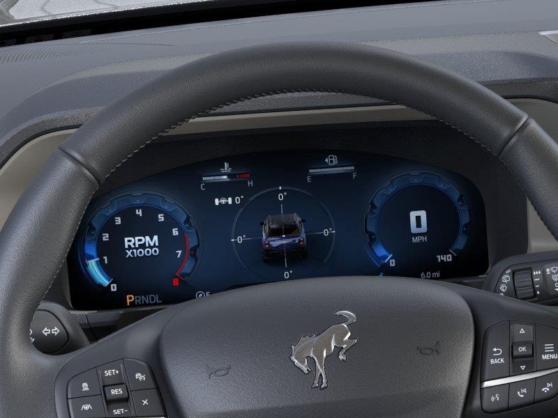 Vehicle photo 13