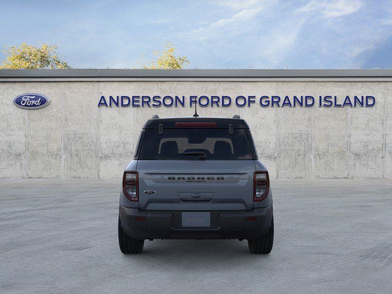 Vehicle photo 5