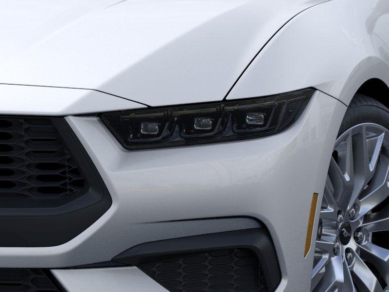 Vehicle photo 18