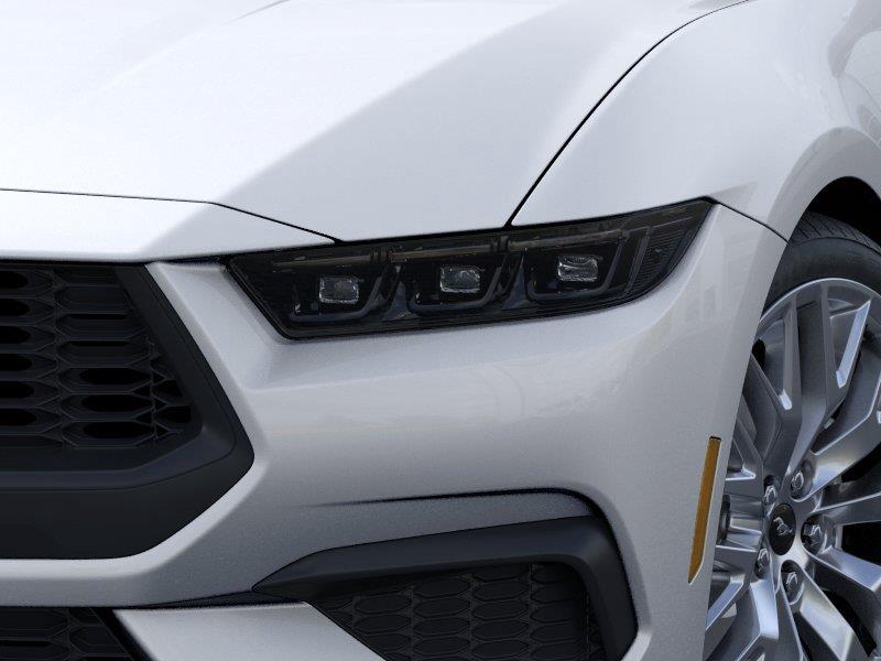 Vehicle photo 18