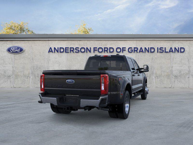 Vehicle photo 8