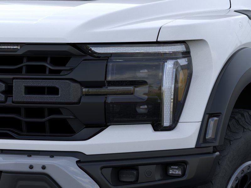 Vehicle photo 18