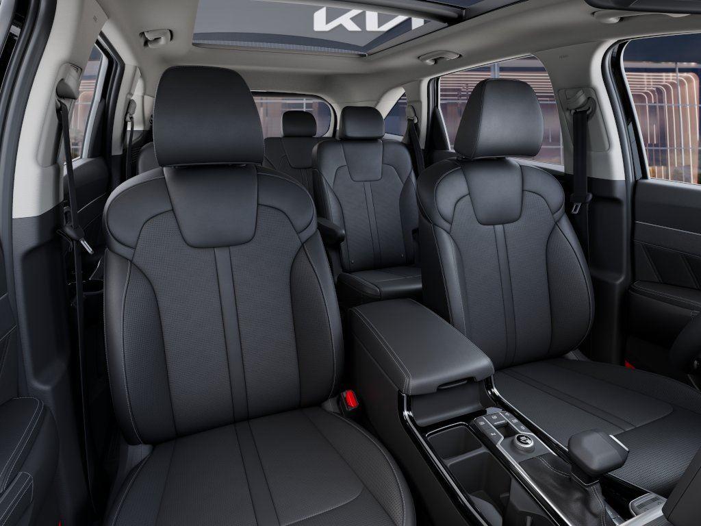 Vehicle photo 15