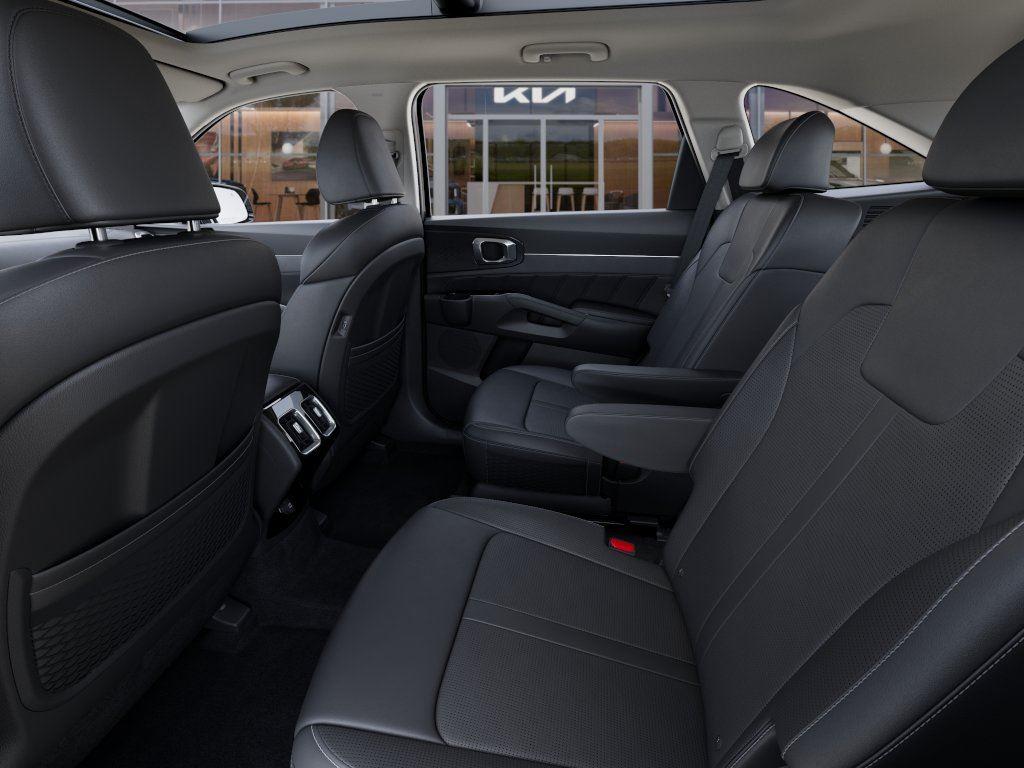 Vehicle photo 18