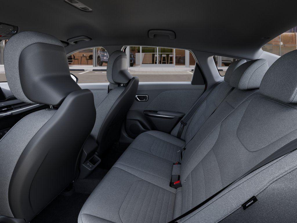 Vehicle photo 18