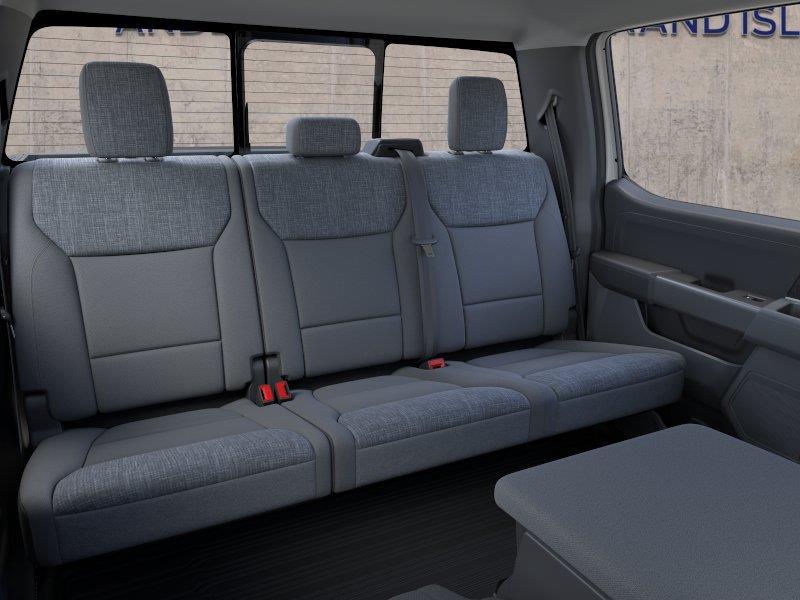 Vehicle photo 11