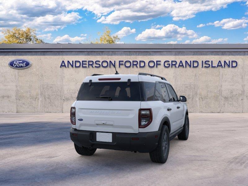 Vehicle photo 8