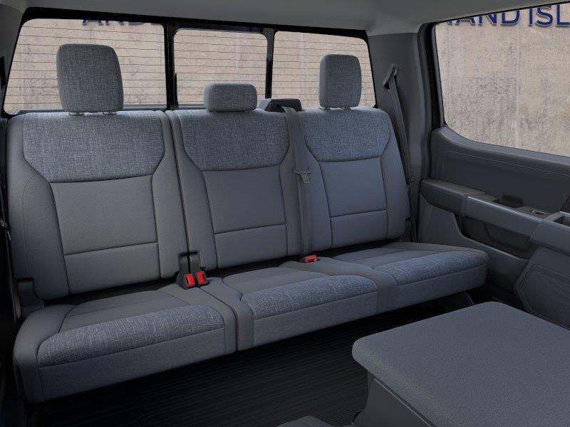Vehicle photo 11