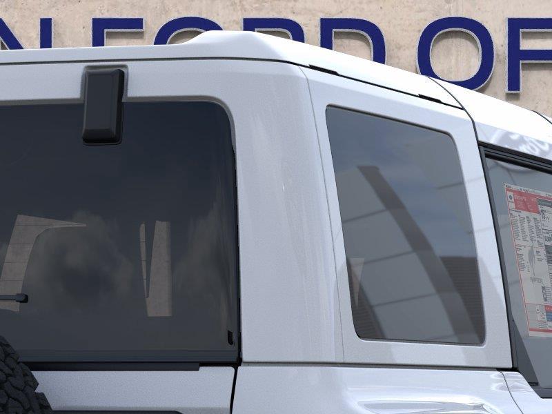 Vehicle photo 25