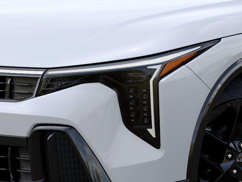 Vehicle photo 10
