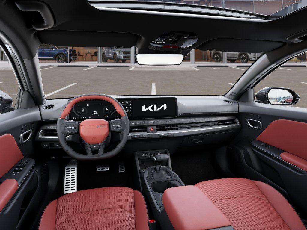 Vehicle photo 14