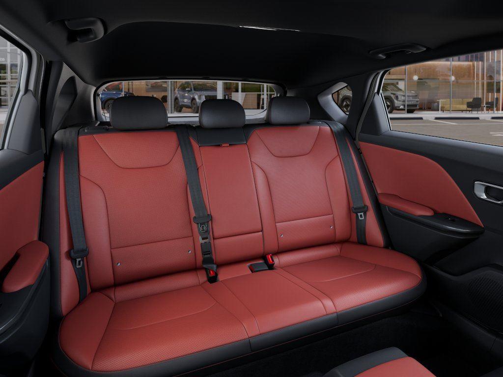 Vehicle photo 16