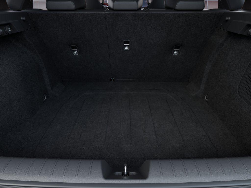Vehicle photo 19