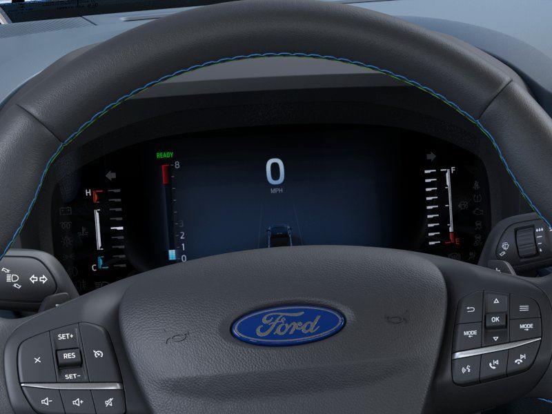 Vehicle photo 13