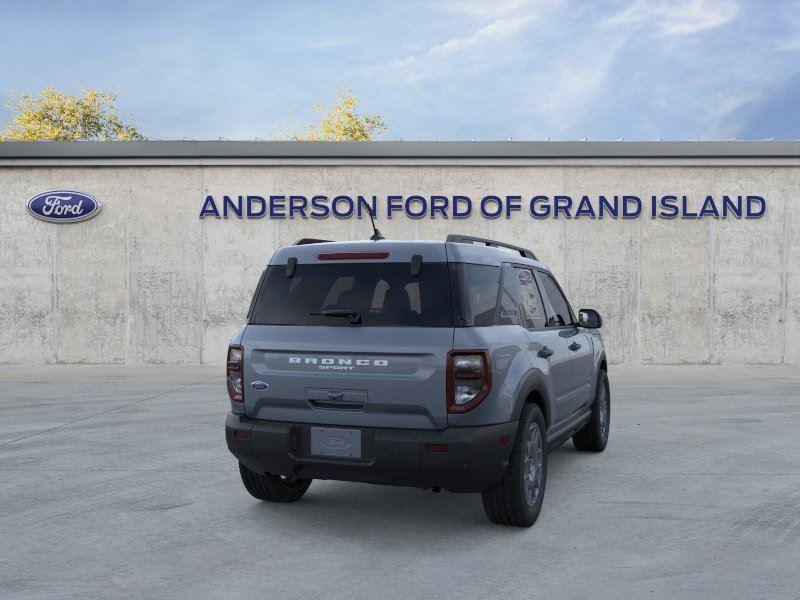 Vehicle photo 8