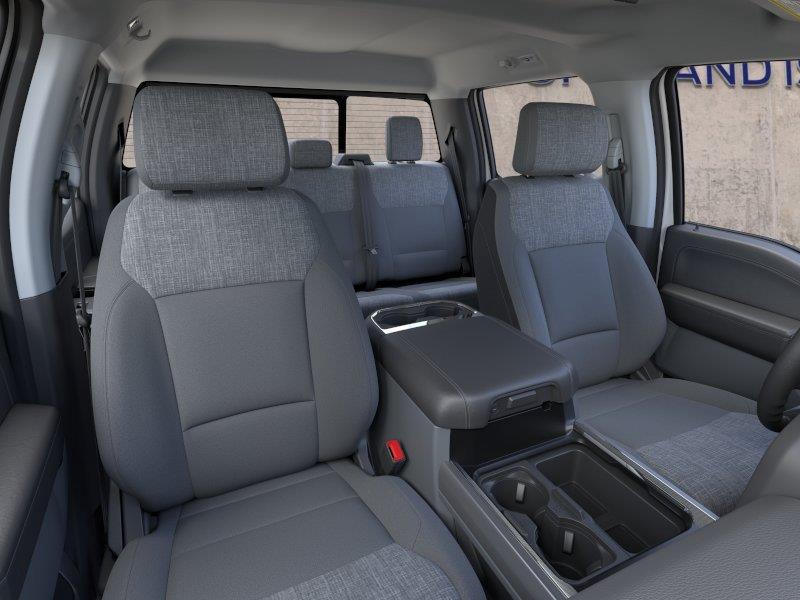 Vehicle photo 10