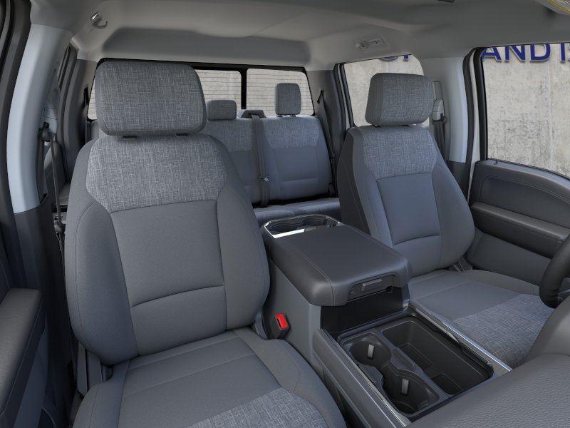 Vehicle photo 10