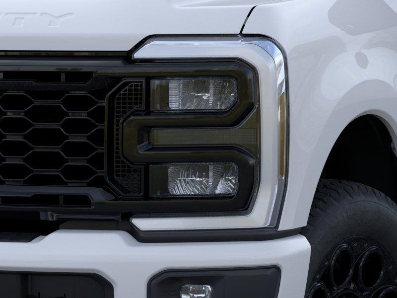 Vehicle photo 18