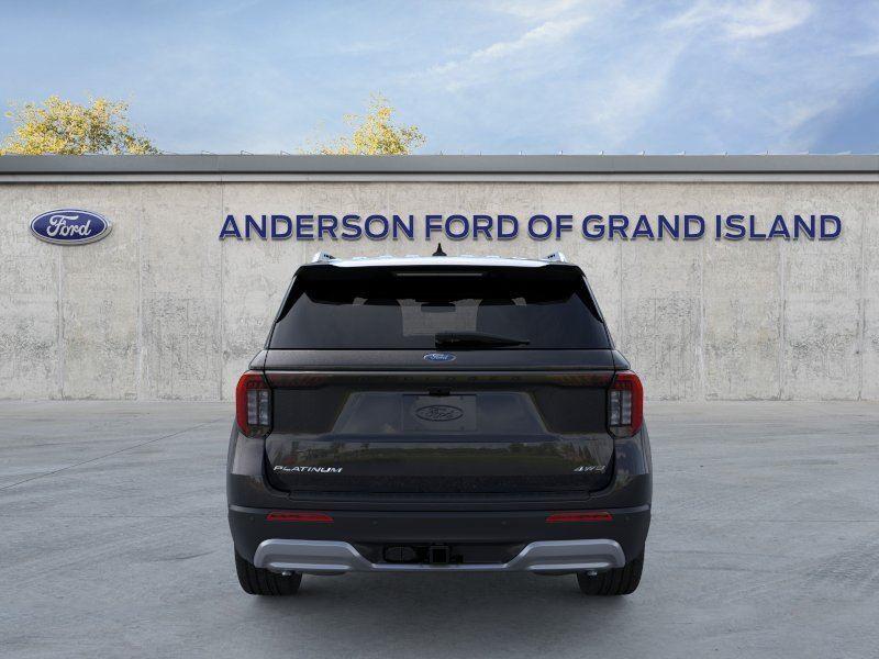 Vehicle photo 5