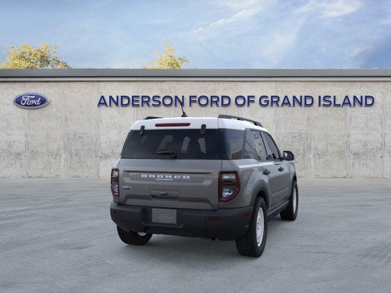 Vehicle photo 8