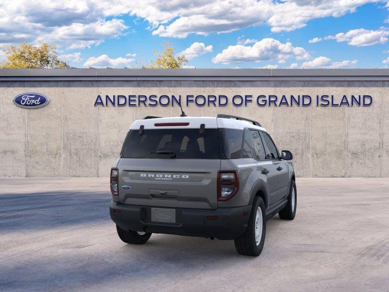 Vehicle photo 8