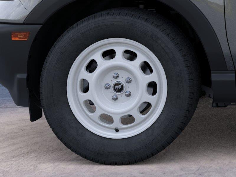 Vehicle photo 19