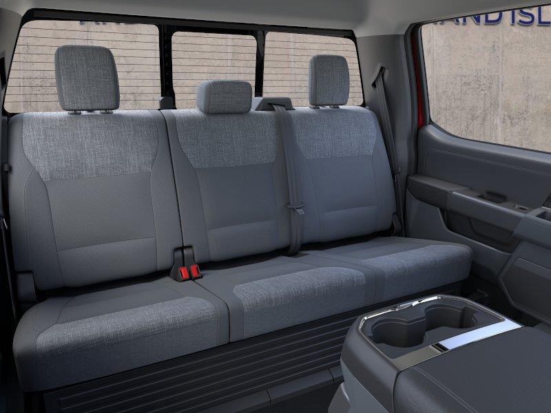 Vehicle photo 11