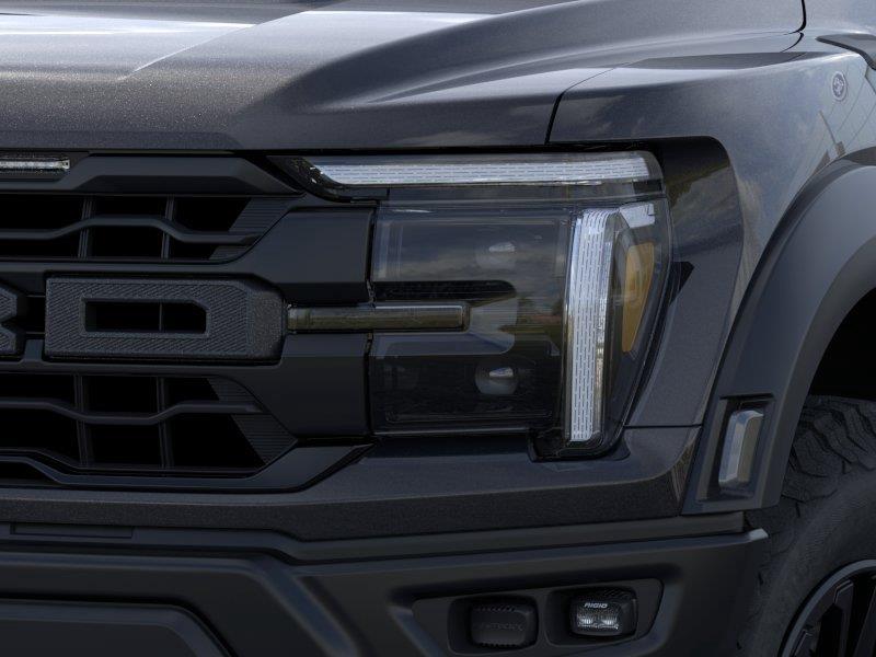 Vehicle photo 18
