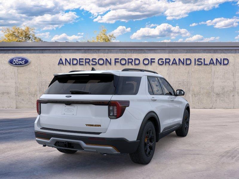 Vehicle photo 8