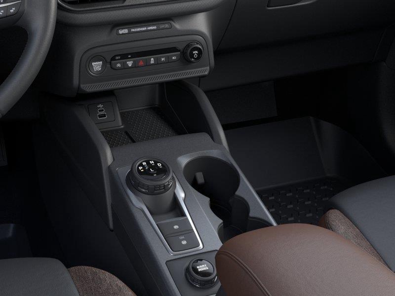 Vehicle photo 15