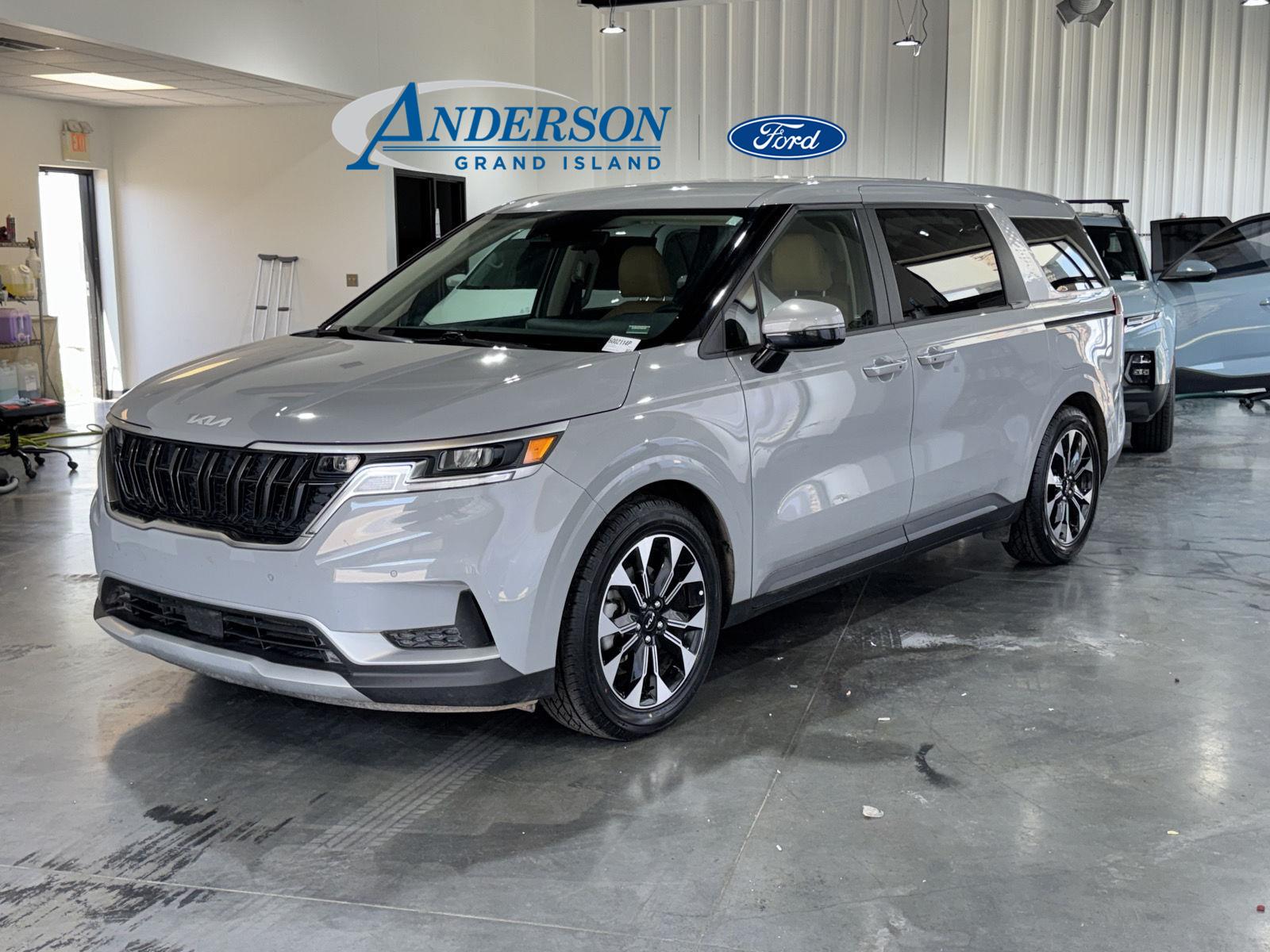 Used 2024 Kia Carnival for sale in Grand Island NE