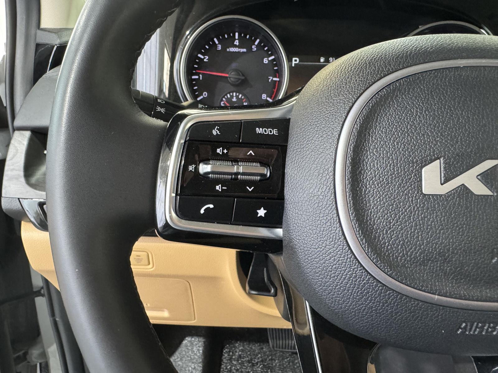 Used 2024 Kia Carnival for sale in Grand Island NE